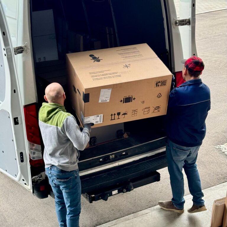 Einladen einer Küche in Sprinter